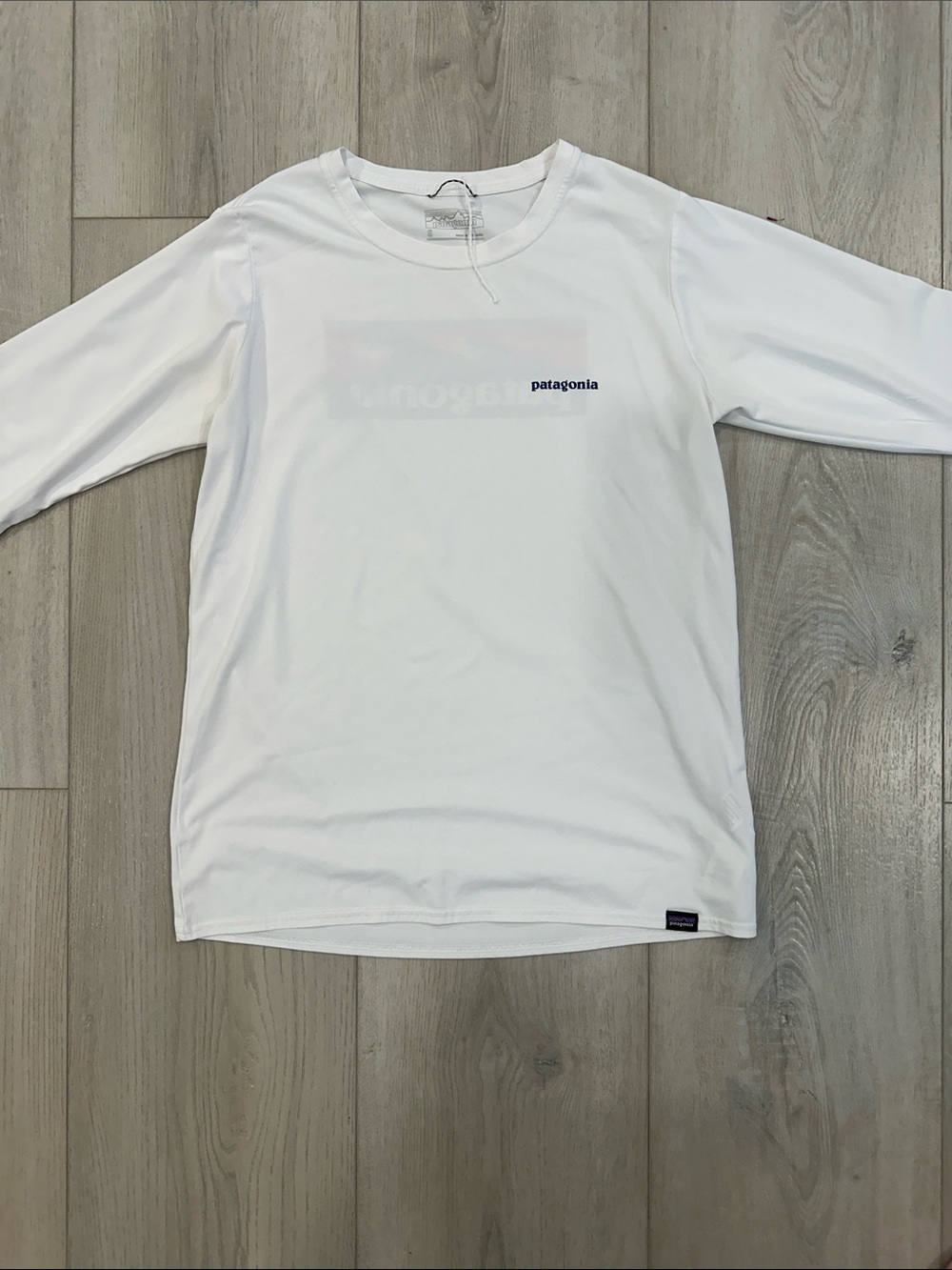Patagonia White Long Sleeve Shirt Small Small faint stain on one sleeve